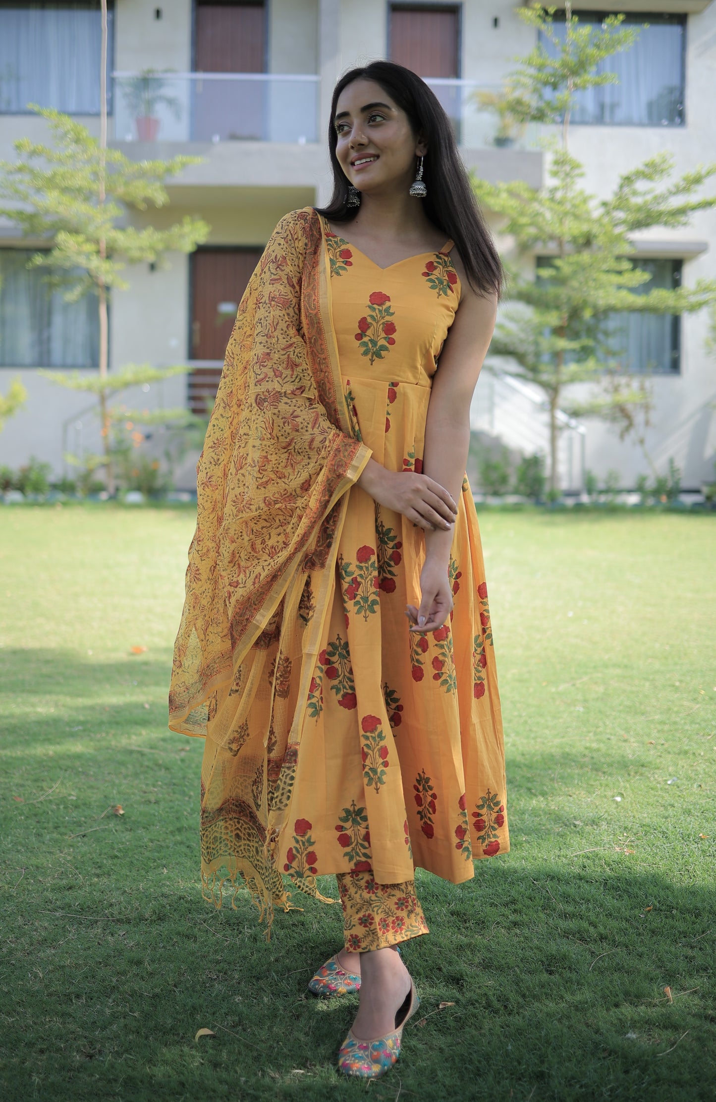 ZOYA COTTON SUIT SET