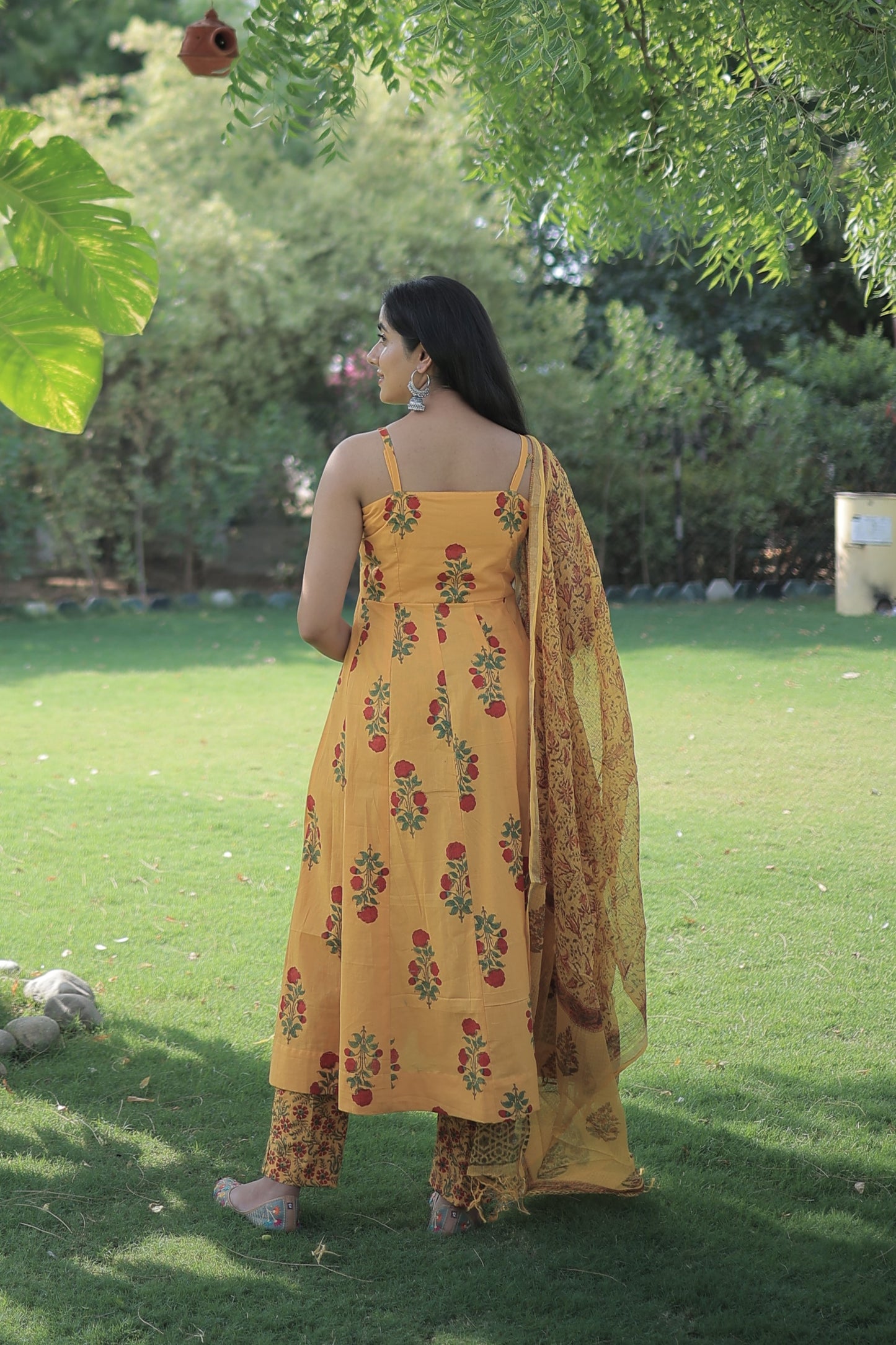 ZOYA COTTON SUIT SET
