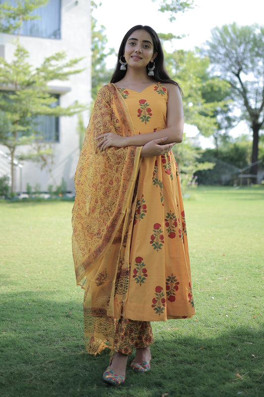 ZOYA COTTON SUIT SET