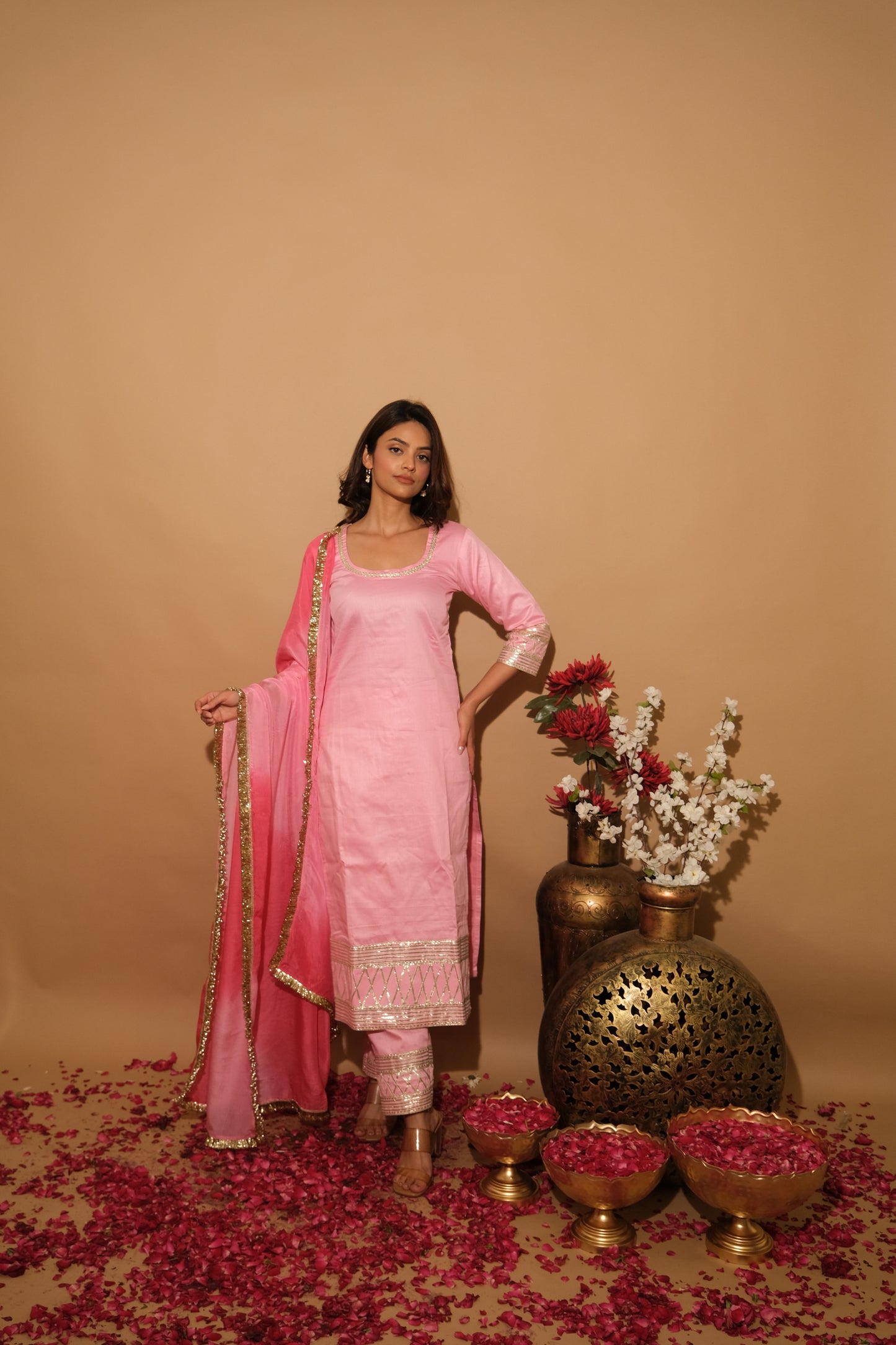 Yaviniya Suit