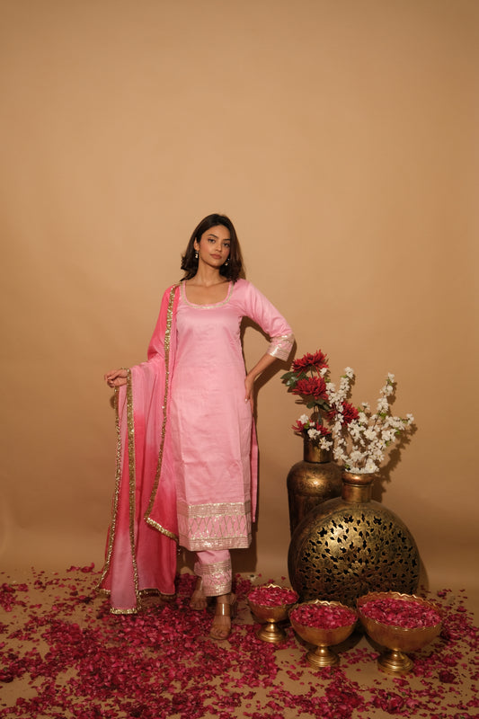 Yaviniya Suit