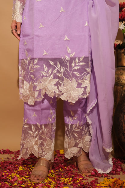 Raviraah Suit Set